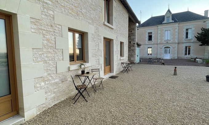 Angliers Apartment | "Studio du Pressoir" studio for short-term rental (seasonal rental).