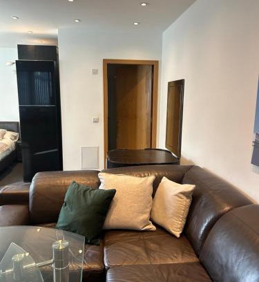 Reading Apartment | Studio flat in central Reading