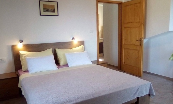 Valun Apartment | Studio flat with balcony and sea view Valun, Cres (AS-386-b)