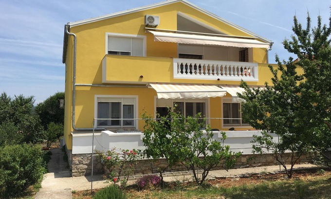Bozava Apartment | Studio flat with terrace Božava, Dugi otok (AS-8108-a)