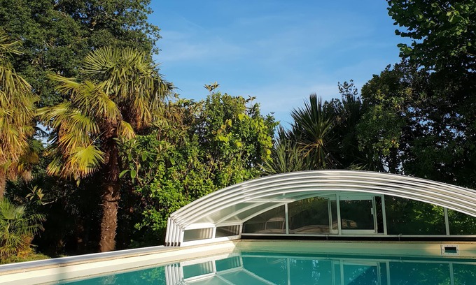 La Roche-sur-Yon Apartment | studio for 2 adults and 1 child with heated swimming pool, secure, parking