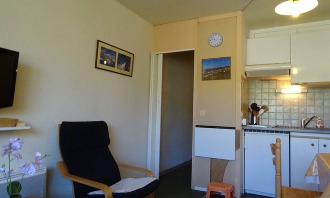 Arette Apartment | Studio for 6 with ski locker, near slopes