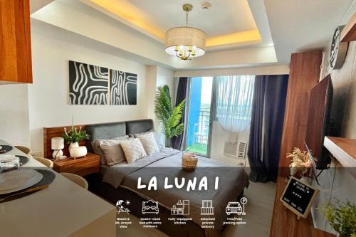 San Fernando Hotel | Studio for Couples with Mt Arayat View with Netflix, Karaoke & Boardgames