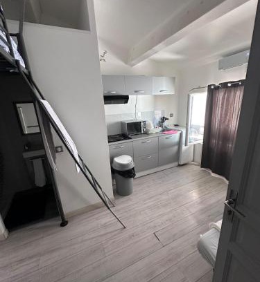 Aubagne Apartment | Studio