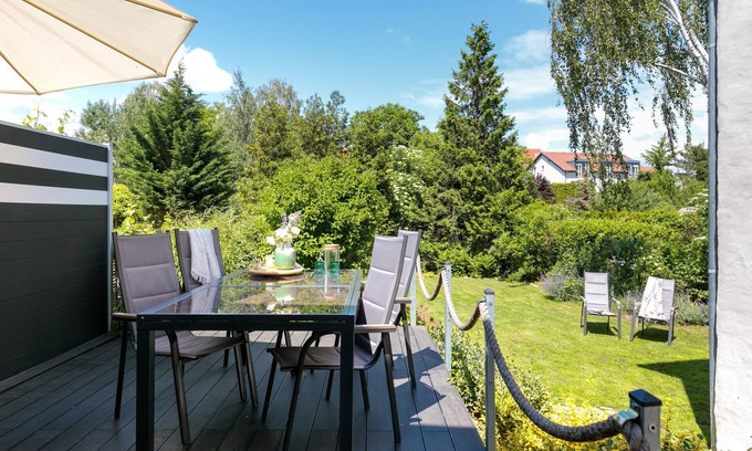 Werder House | Studio house on the island of Werder, garden with terrace, free WiFi, Netflix