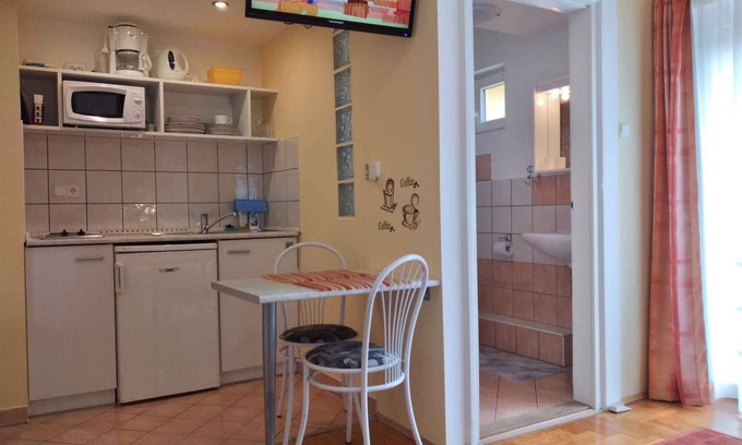 Heviz Apartment | Studio in a quiet location with Internet