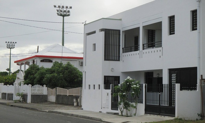 Port-Louis Apartment | Studio in an architect's house in Port-Louis, Guadeloupe, (near the beach).