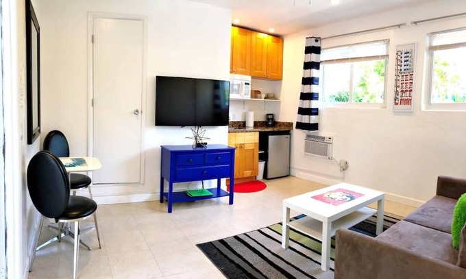 Hendricks and Venice Isles Apartment | Studio in Las Olas Near FL Beach