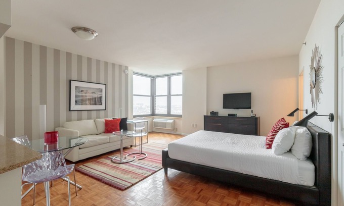 Downtown Jersey City Apartment | Studio in the Heart of Downtown Jersey City