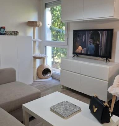 Corbeil-Essonnes Apartment | Studio jardin et terrasse