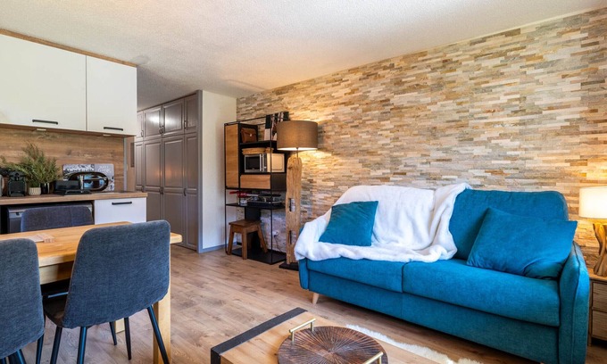 La Clusaz Apartment | Studio La Clusaz: 3 pax, Wifi, Garage, Central