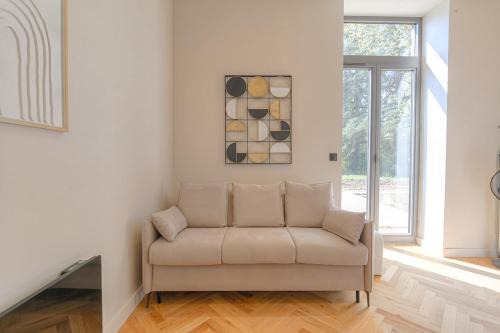 Ecully Apartment | Studio lumineux avec terrasse, à deux pas de Lyon