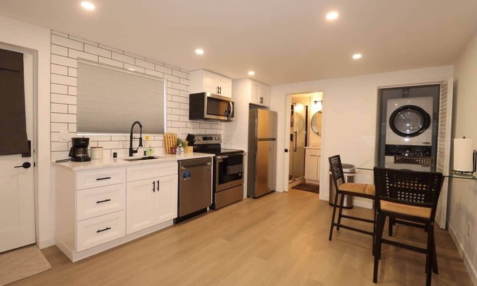 Columbia City House | Studio near Downtown, Airport, Stadium, light rail, train