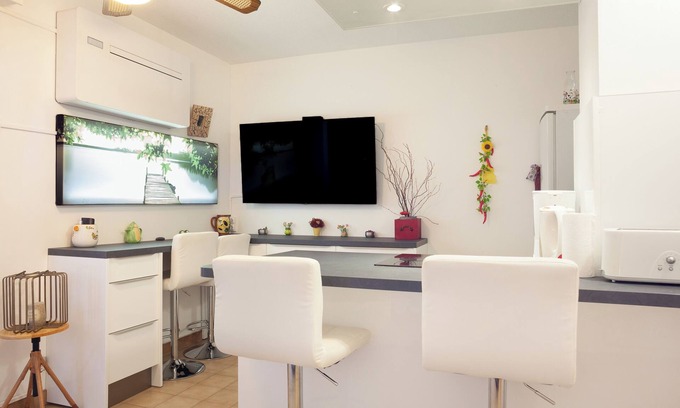 Le Pradet Apartment | Studio "Near the Beaches" with Private Loggia and Wi-Fi