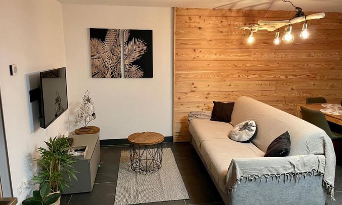Les Claux Apartment | Studio neuf et chaleureux