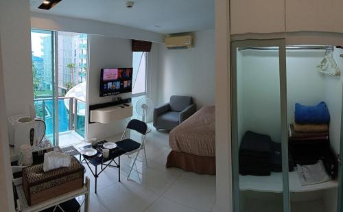 Central Pattaya Apartment | Studio-pool view - C1 CCR