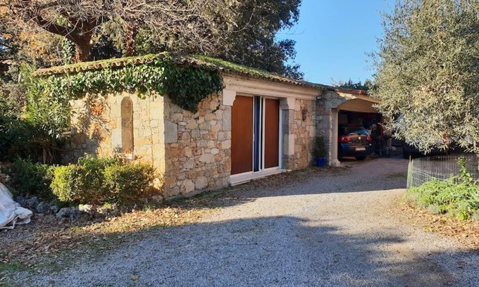 Draguignan Apartment | Studio provençal