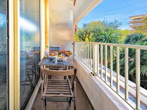 Cap-d'Antibes Apartment | Studio rénové à 100 mètres de la plage