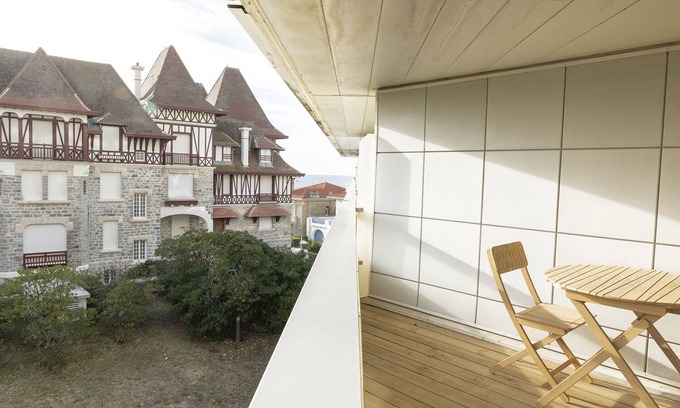 Behobie Apartment | Studio Terrasse Sofitel Miramar