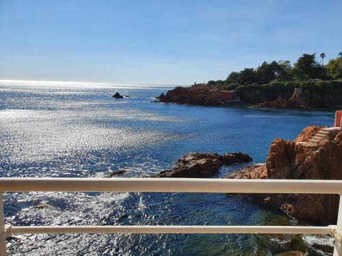 Le Trayas Apartment | studio un blacon sur la mer