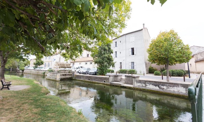 L'Isle-sur-la-Sorgue Apartment | studio Vaucluse Clovis