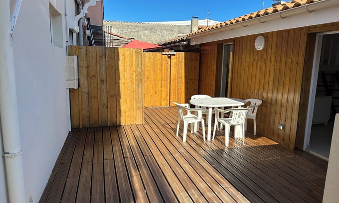 Vendays-Montalivet Apartment | Studio, very well located 100 m from the beach, Air-conditioned one parking space