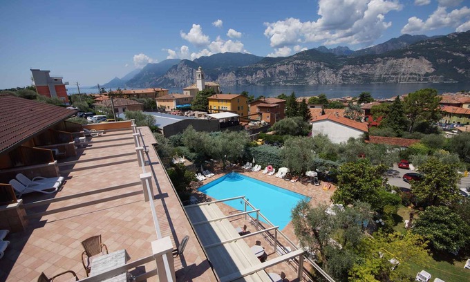 Malcesine Apartment | Studio with balcony, WiFi and pool
