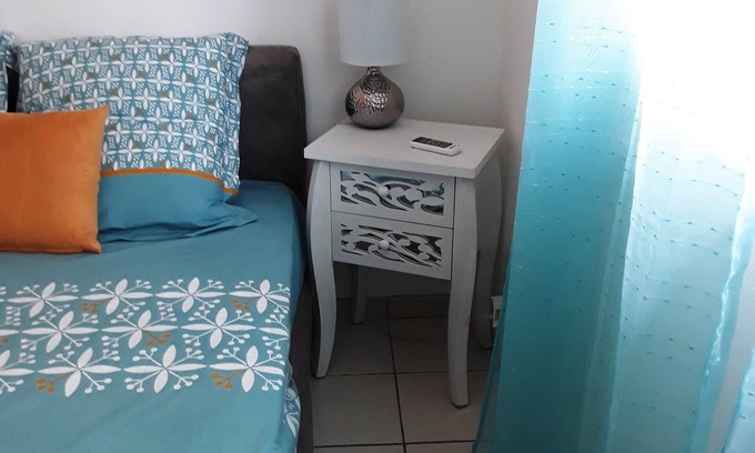 Petit-Bourg House | Studio with garden ideal location