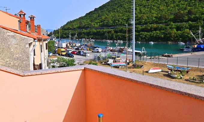 Plomin Apartment | Studio with harbour view