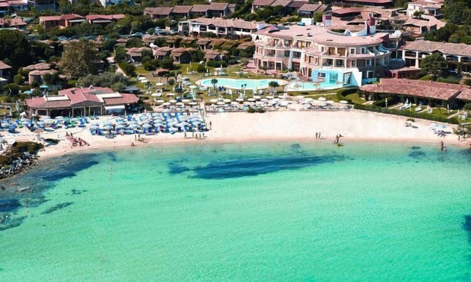 Baia Caddinas Apartment | Studio with shared pool and close to the beach in Golfo Aranci