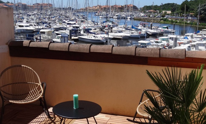 Capbreton Apartment | Studio with terrace facing the port of Capbreton