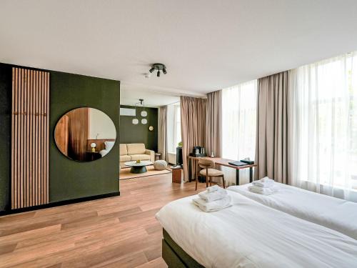 Brouwershaven Apartment | Studio Zen Kitchen & Boutique Hotel-5 by Interhome