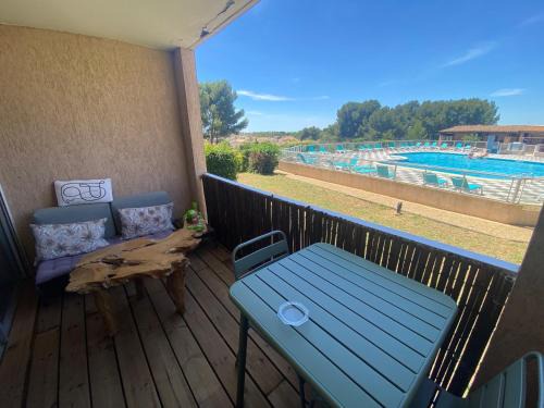 Balaruc-les-Bains Apartment | Studio zen piscine