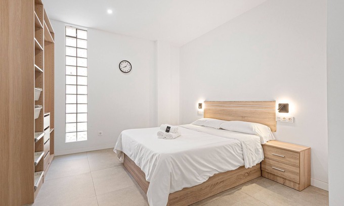Cruz de Humilladero Apartment | Studio 'Zona's Estacion De Tren' with Wi-Fi and Air Conditioning