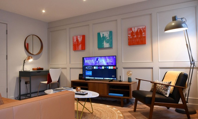 Ealing Common Apartment | Stunning 1 Bed Apartment W5