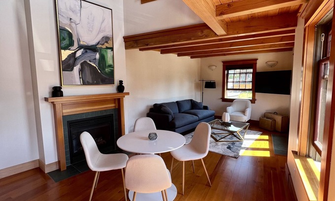 Powell River Apartment | Stunning 2 bedroom loft