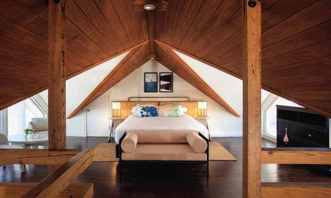 Old Town Hotel | Stunning 2 Floor Loft in Vibrant Key West Ideal for Romantic Weekends - Pool