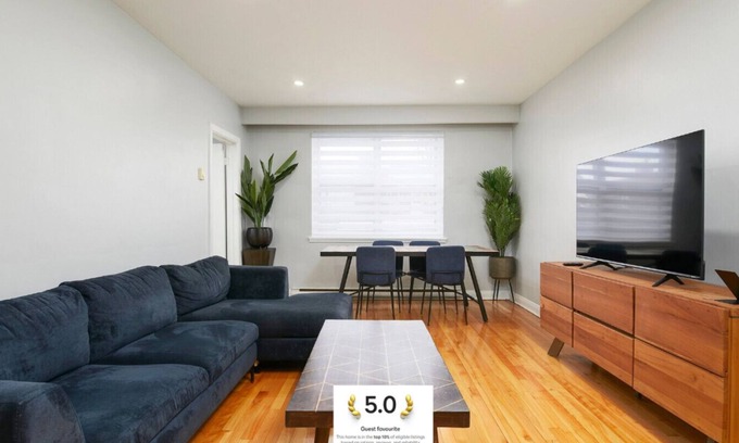 Cote-Des-Neiges—Notre-Dame-De-Grace Apartment | Stunning 2BR on Walkley