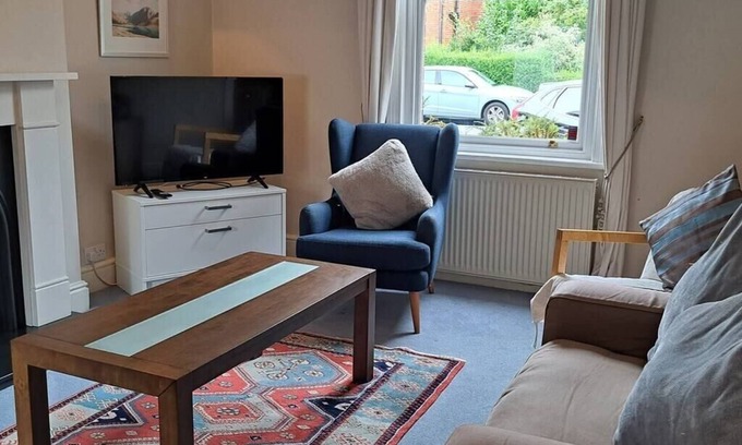 Bramhall House | Stunning 3BD Victorian House in Bramhall Village