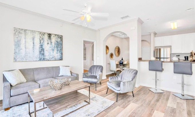 West Kissimmee House | Stunning 3BR Near Disney - with Pool & Hot Tub