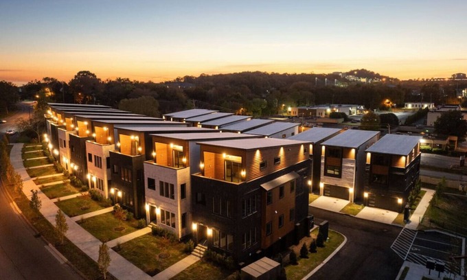 Madison House | Stunning 4 Bedroom/4.5 Bath Home w/Rooftop Deck!