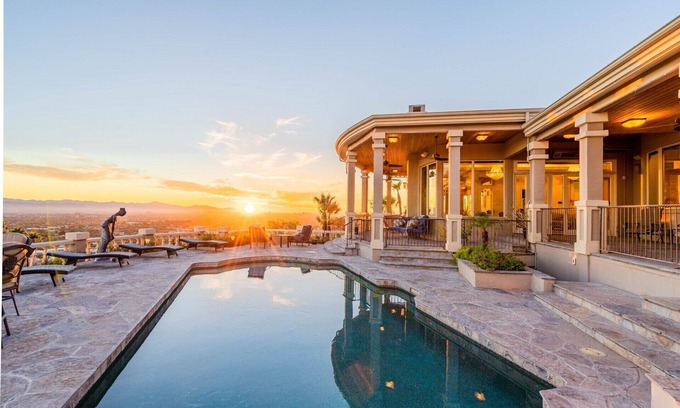 Copeland Hill Villa | Stunning 6 Bedroom Mansion with Panoramic Views on Camelback Mountain