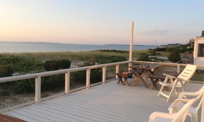 Tuckahoe House | Stunning Beach Cottage on Private Road! Shinnecock Hills, Southampton, NY