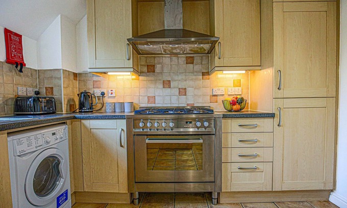 Milton Keynes Apartment | Stunning bed and 2bath Monkston Park GatedParking