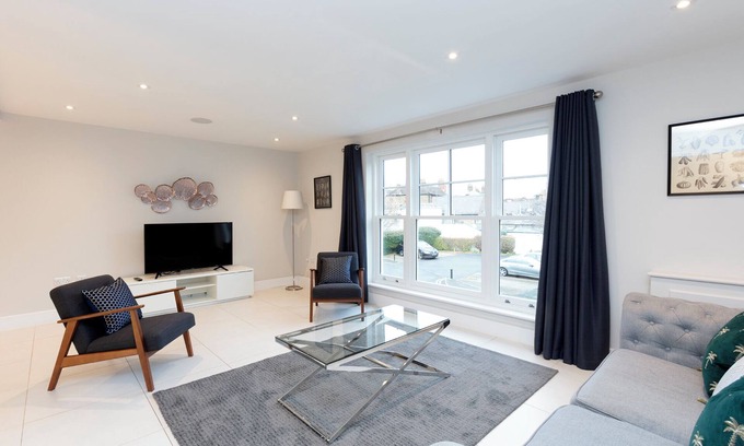 Windsor House | Stunning Central Windsor Town House
