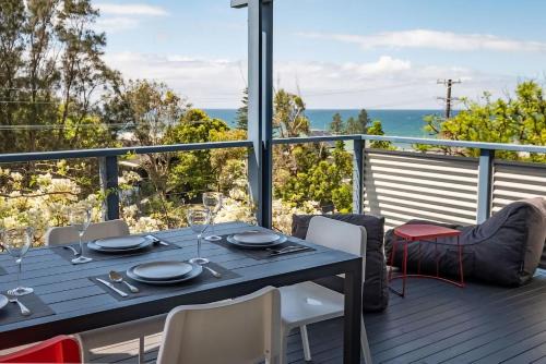 Wombarra House | Stunning Coastal Home Views 1 Hour From Sydney