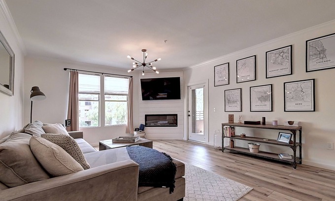 North Scottsdale Condo | Stunning Condo in Heart of Scottsdale!