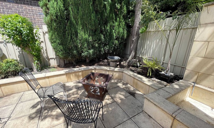 Walkerville House | Stunning Cottage on Warwick - 4Bdrm Home - Near City