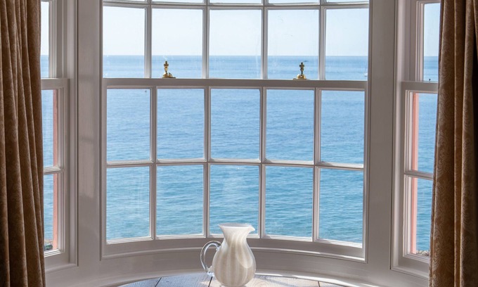 Lyme Regis Cottage | Stunning cottage on Lyme Regis' seafront - magnificent ocean views. Sleeps 2+