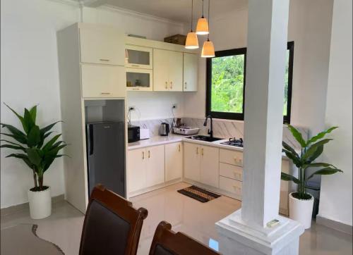 Lhoknga House | Stunning Family Friendly House Nearby Lampuuk Beach